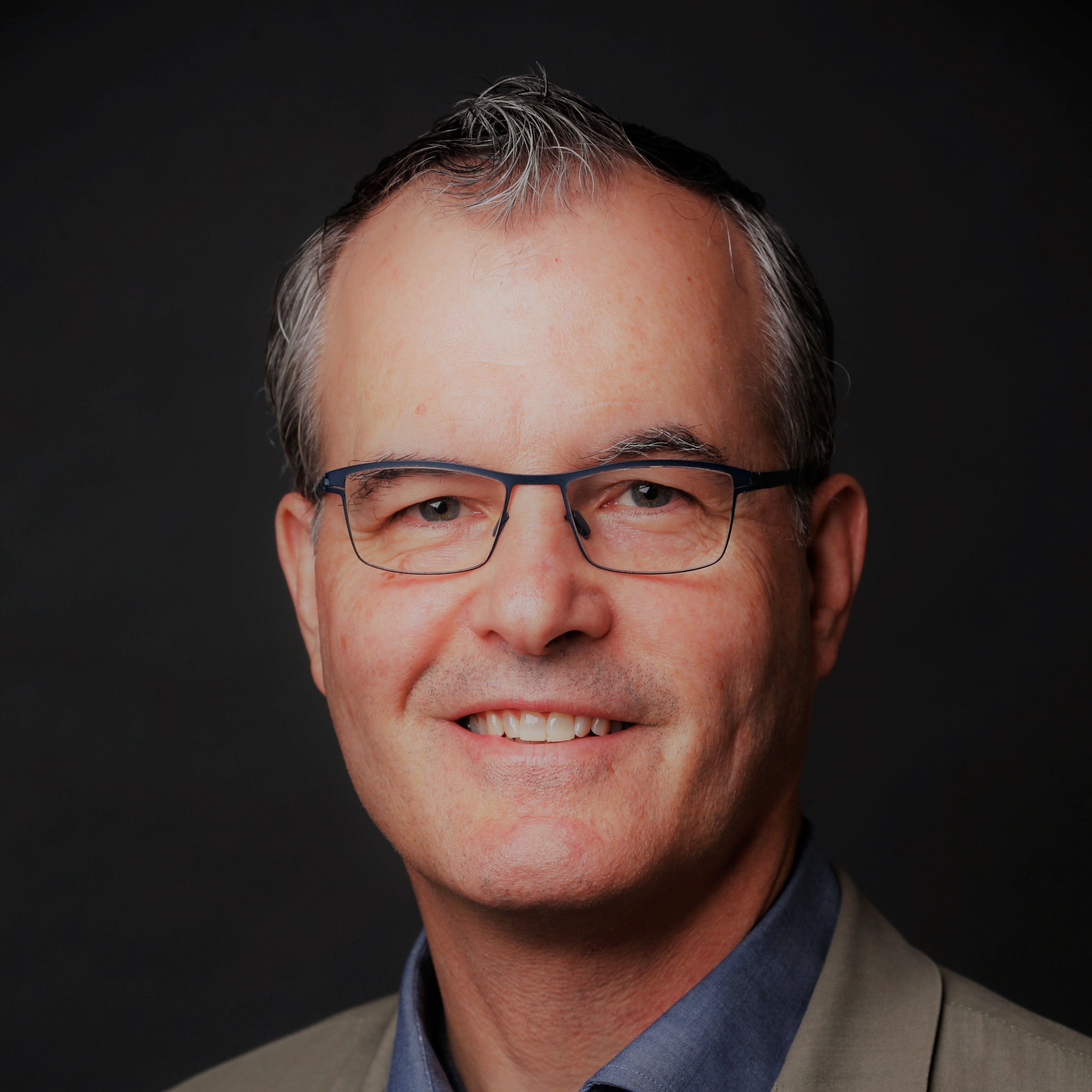 5b3e5311b90c1f65b6ff55b7_yorke-rhodes-III-headshot-square-3456px-less-than-1M